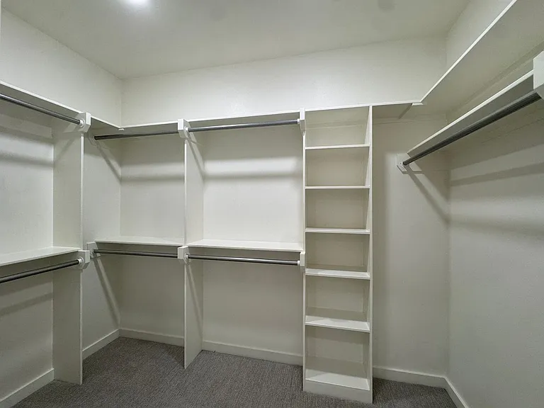 7110 Alexander Dr — Photo 16