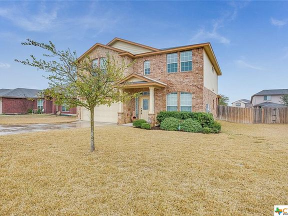3rd image of 1107 Evergreen Farm Dr