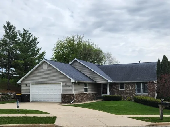 301 Douglas Ct, Barneveld, WI 53507