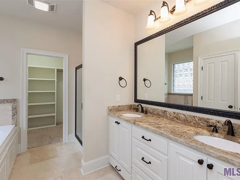 12445 Grand Villa Ct — Photo 9