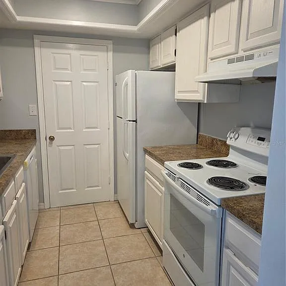 743 E Alfred St — Photo 3