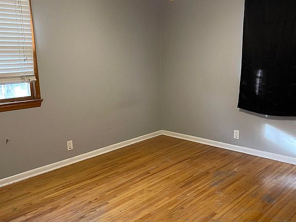 5th image of 12123 Bel Dr