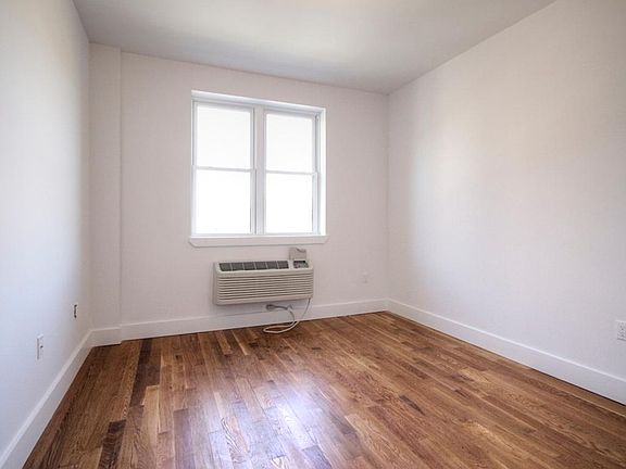 4th image of 26 Scholes St #02A
