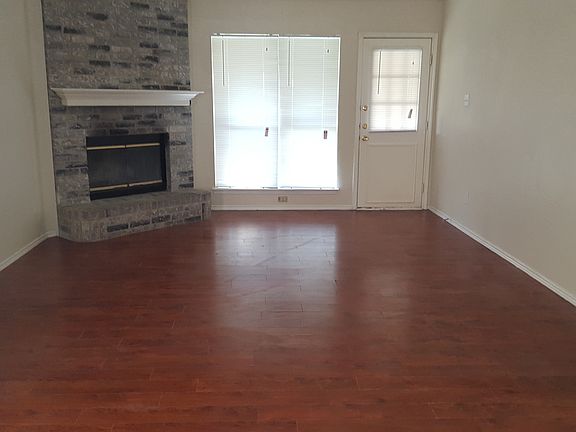 2nd image of 904 Waterview Dr