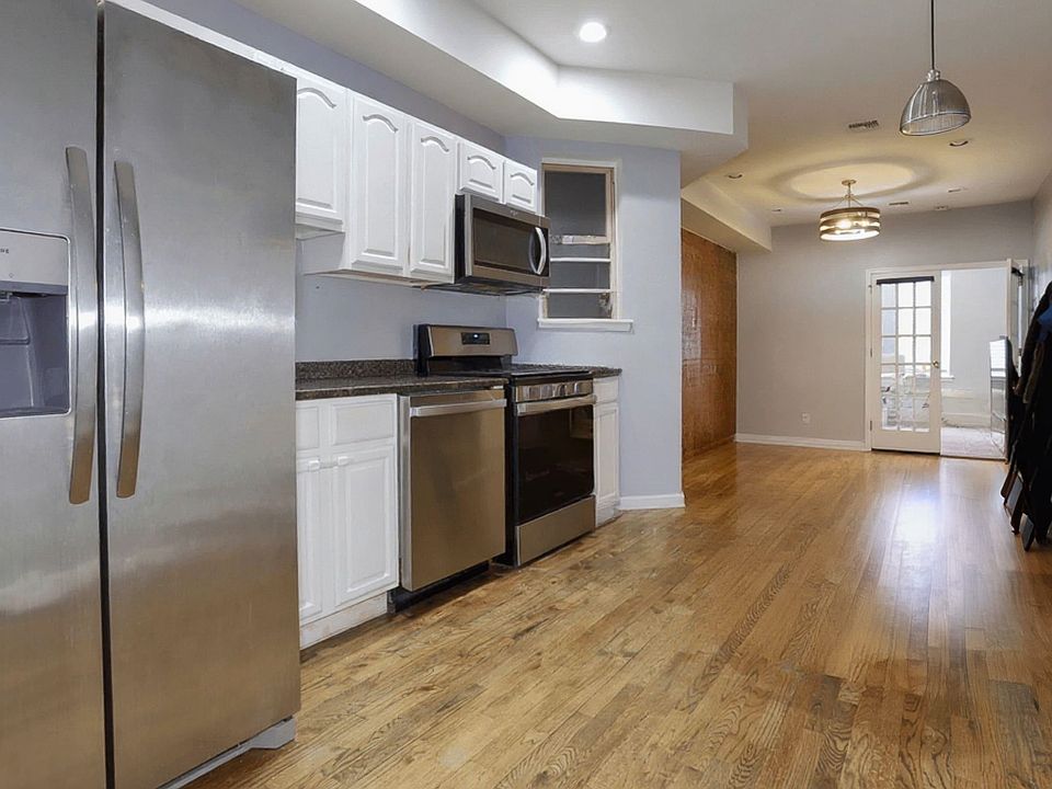 1st image of 285 Bergen Ave #2
