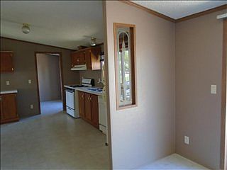 5th image of 306 1/2 N Main St