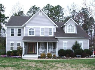 15624 Moss Light Pl, Moseley, VA 23120