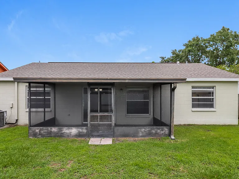 912 Axlewood Cir — Photo 16