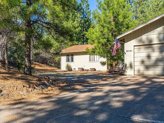 2nd image of 25424 Sugar Pine Dr