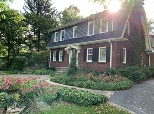 6511 W Division St, Mequon, WI 53092