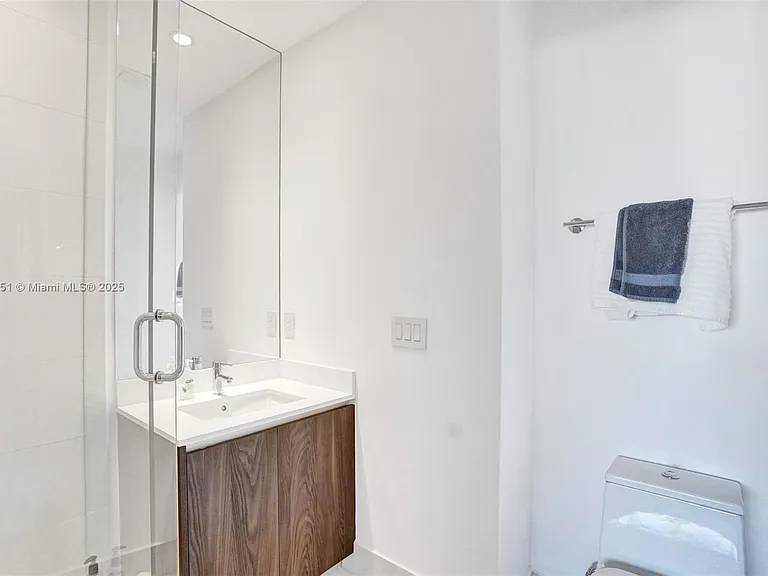 480 NE 31st St #1401 — Photo 22