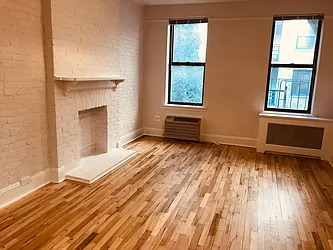 Rented by Metropolis Real Estate of Manhattan