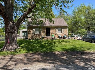 1611 E Hendryx Ln, Peoria, IL