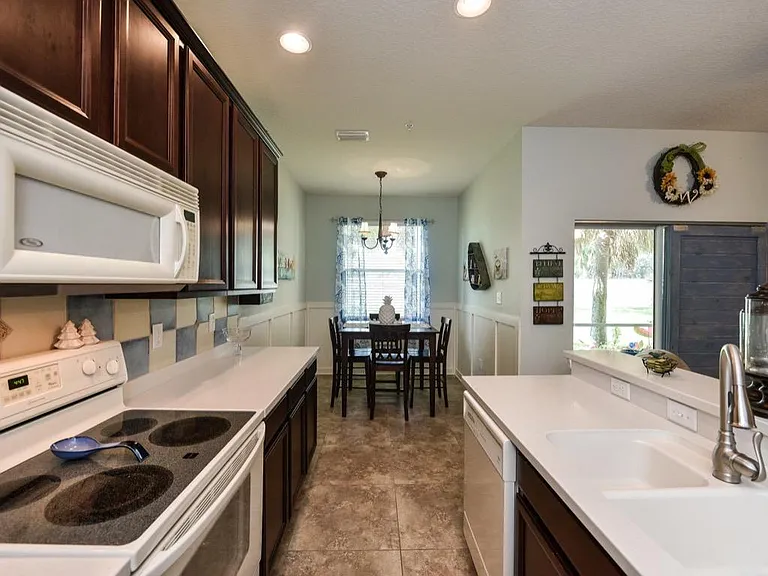 3413 Parkridge Cir — Photo 9