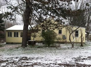 5601 Coomer Rd, West Bloomfield, MI 48324