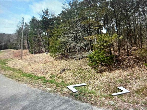 4th image of 38 Hickory Ln