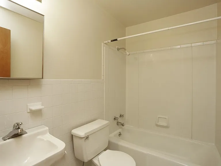 7670 N Euclid Ave — Photo 13