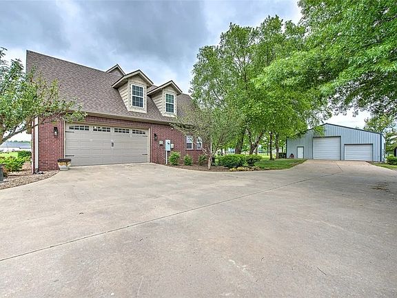 4th image of 302 Spring Creek Rd