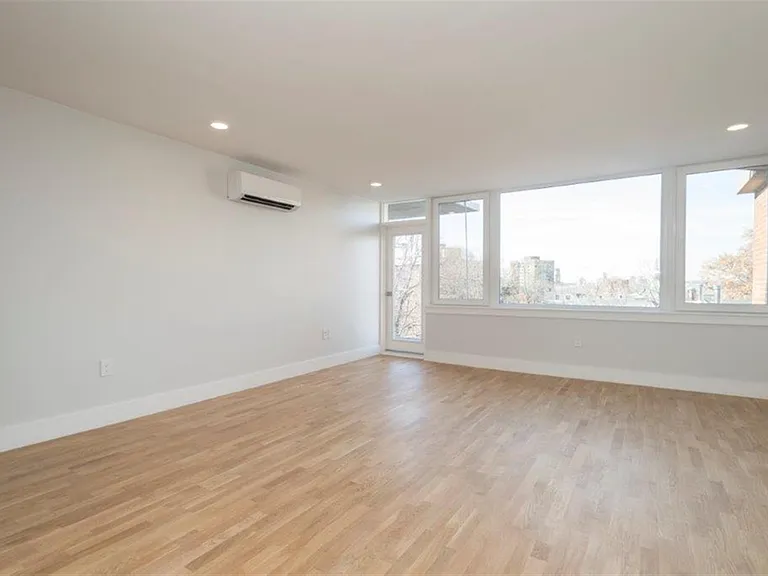 335 Harvard St #2 — Photo 2