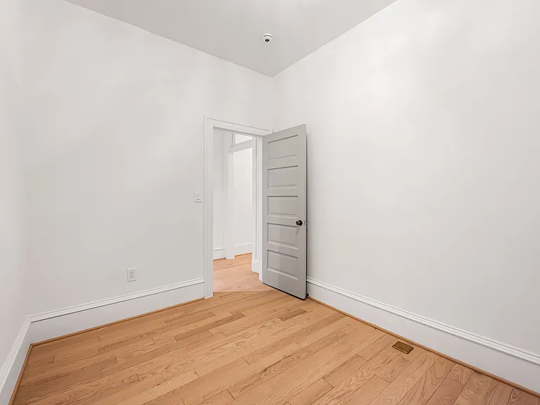 1202 Bolton St #1 — Photo 10