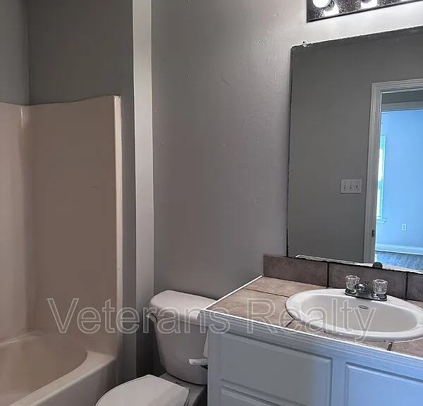 200B Commerce St — Photo 11