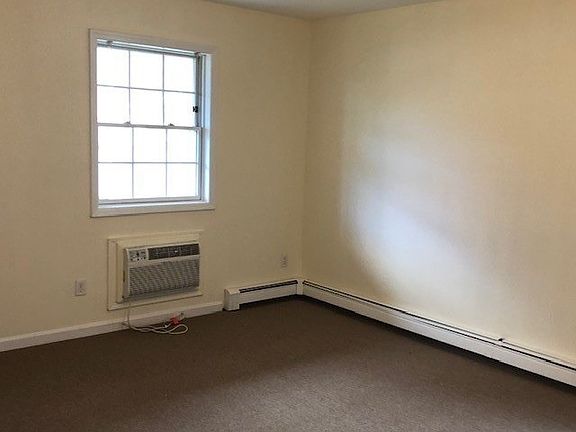5th image of 554 E Penn St