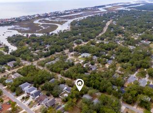 114 NW 15th St, Oak Island, NC 28465