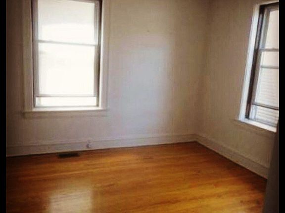 5th image of 5204 N Leavitt St #3