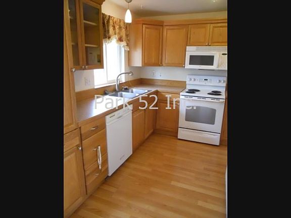 3rd image of 5002 22nd Ave NE