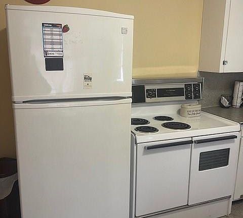 4th image of 125 Marigold Ln