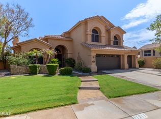 1211 E Desert Flower Ln, Phoenix, AZ 85048