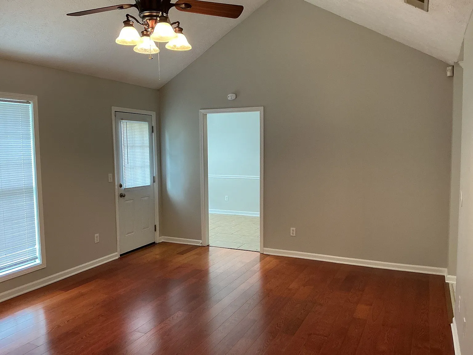 4 bed, 1721 sqft, $2,350 — Photo 4