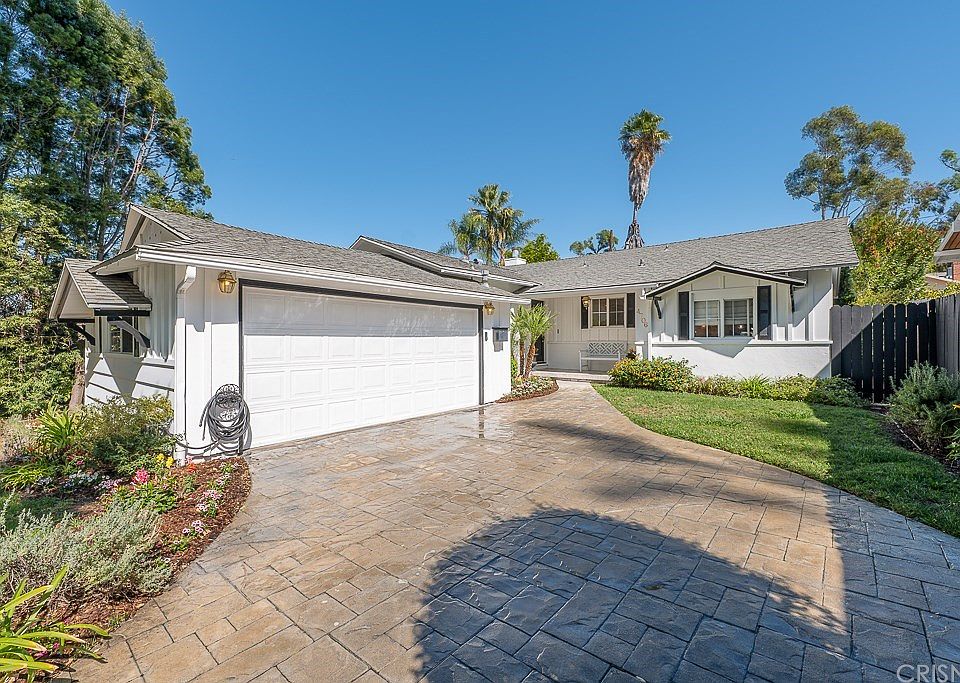 1st image of 4706 Santa Lucia Dr