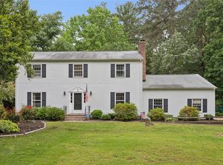212 Walden Dr, Yorktown, VA 23692