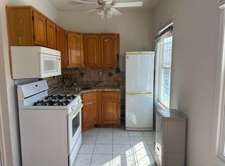 208 31st St #3, Brooklyn, NY 11232