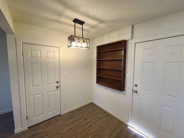 5609 Venezuela Rd #2 — Photo 3