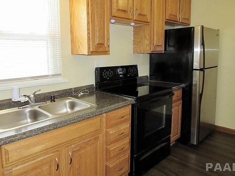 2227 N Ardell Pl — Photo 12