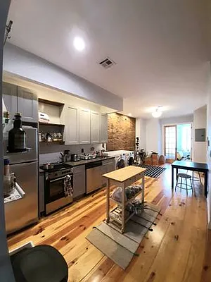 Rented by Bright Villas LLC | media 15