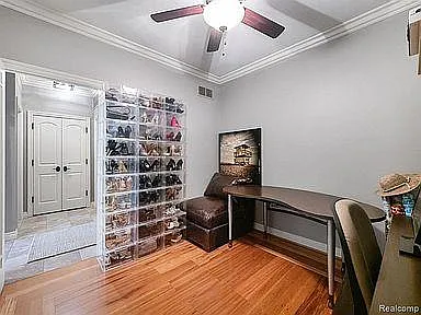 202 Walnut Blvd — Photo 17