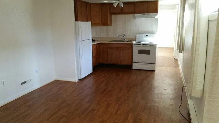 2 bed, 1.0 bath, 1020 sqft, $895 — Photo 1