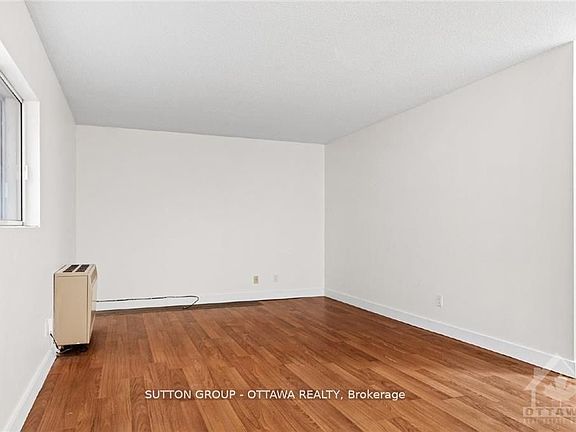 2nd image of 244 Westhaven Cres