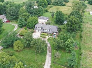 1290 SE Hook Ln, Lees Summit, MO 64082