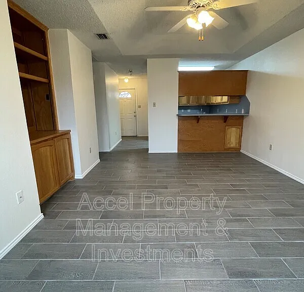 1605 River Bend Dr — Photo 7