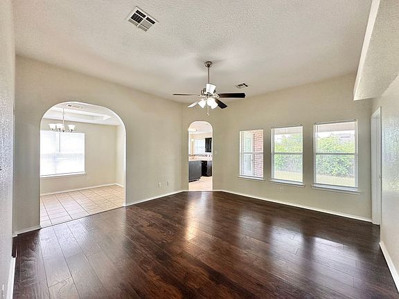 2nd image of 2909 Maria Dr