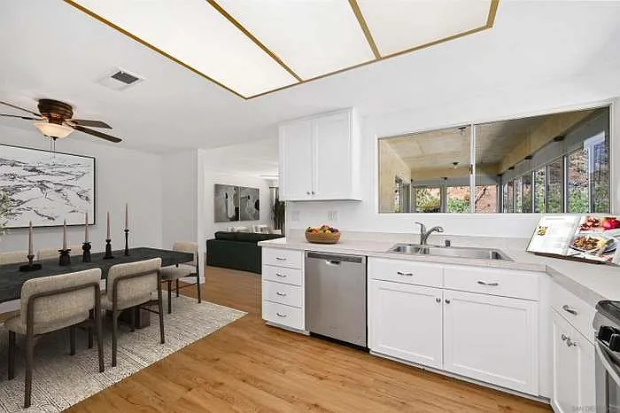 2 bed, 1113 sqft, $2,800 — Photo 3