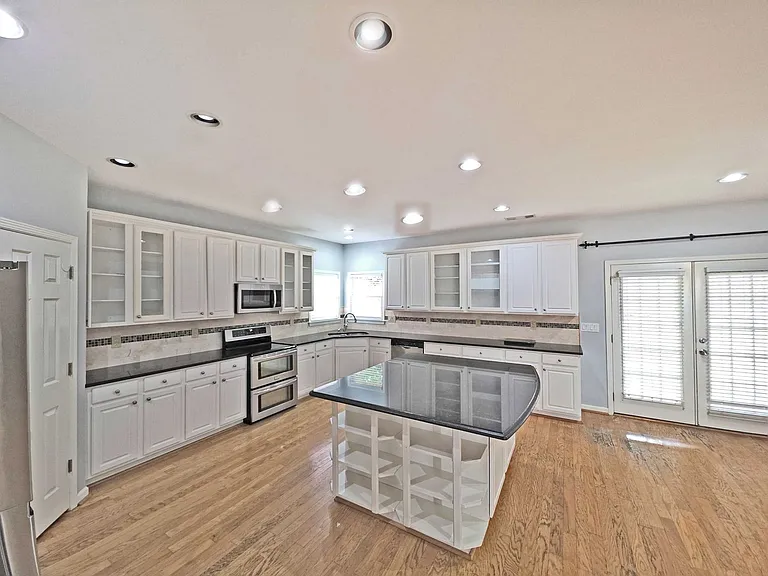 1689 Clay Brooke Ave — Photo 9