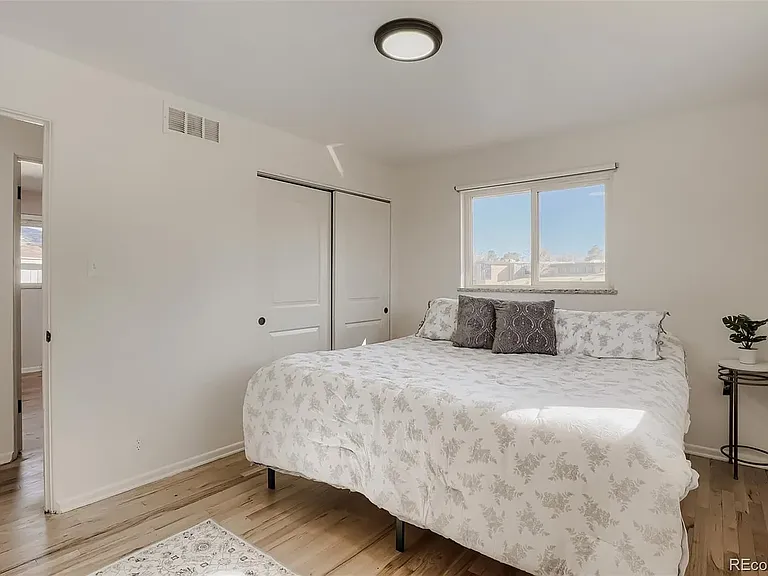 10 Teller St — Photo 6