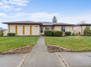 1215 N Cavalier Rd, Canton, MI 48187