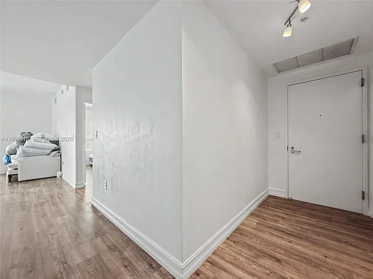 1900 N Bayshore Dr #3811 — Photo 12