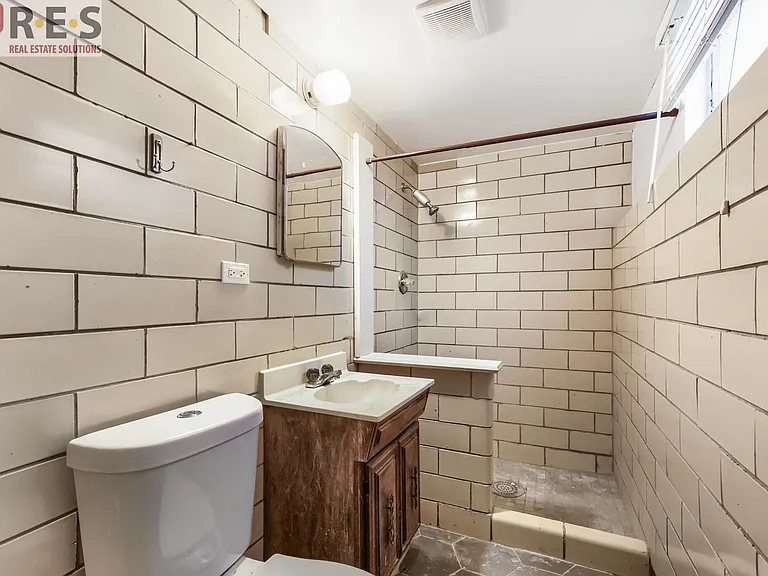 3201 S Holly St — Photo 11